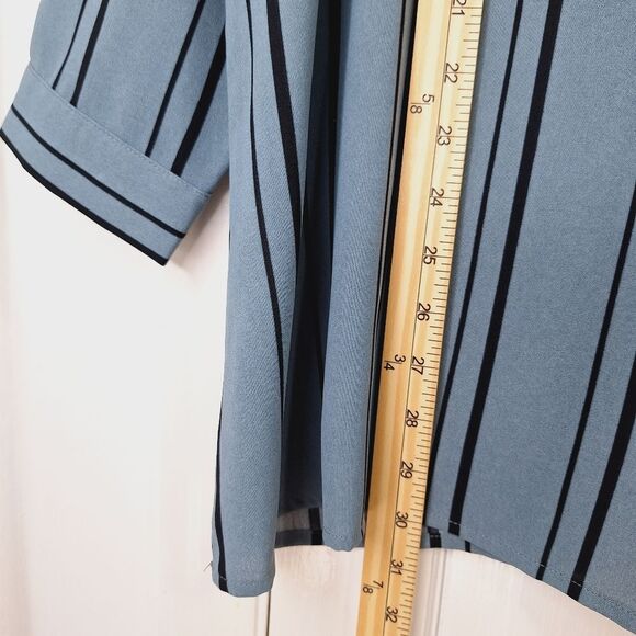 Lapel Collar Button Down V-Neck Striped Blouse w/ Pockets Sz 2X - Picture 8 of 9